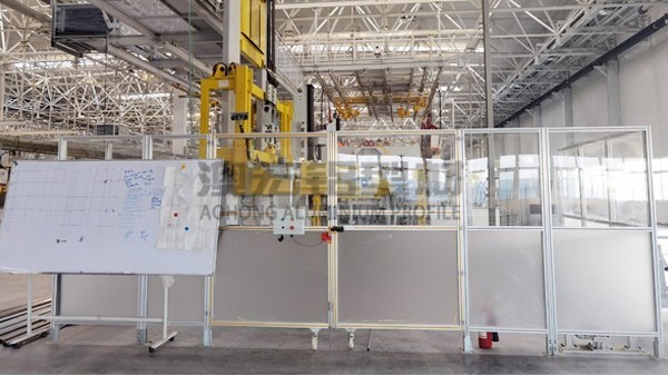 鋁型材圍欄的結(jié)構(gòu)性價(jià)值：無需焊接的穩(wěn)固藝術(shù)